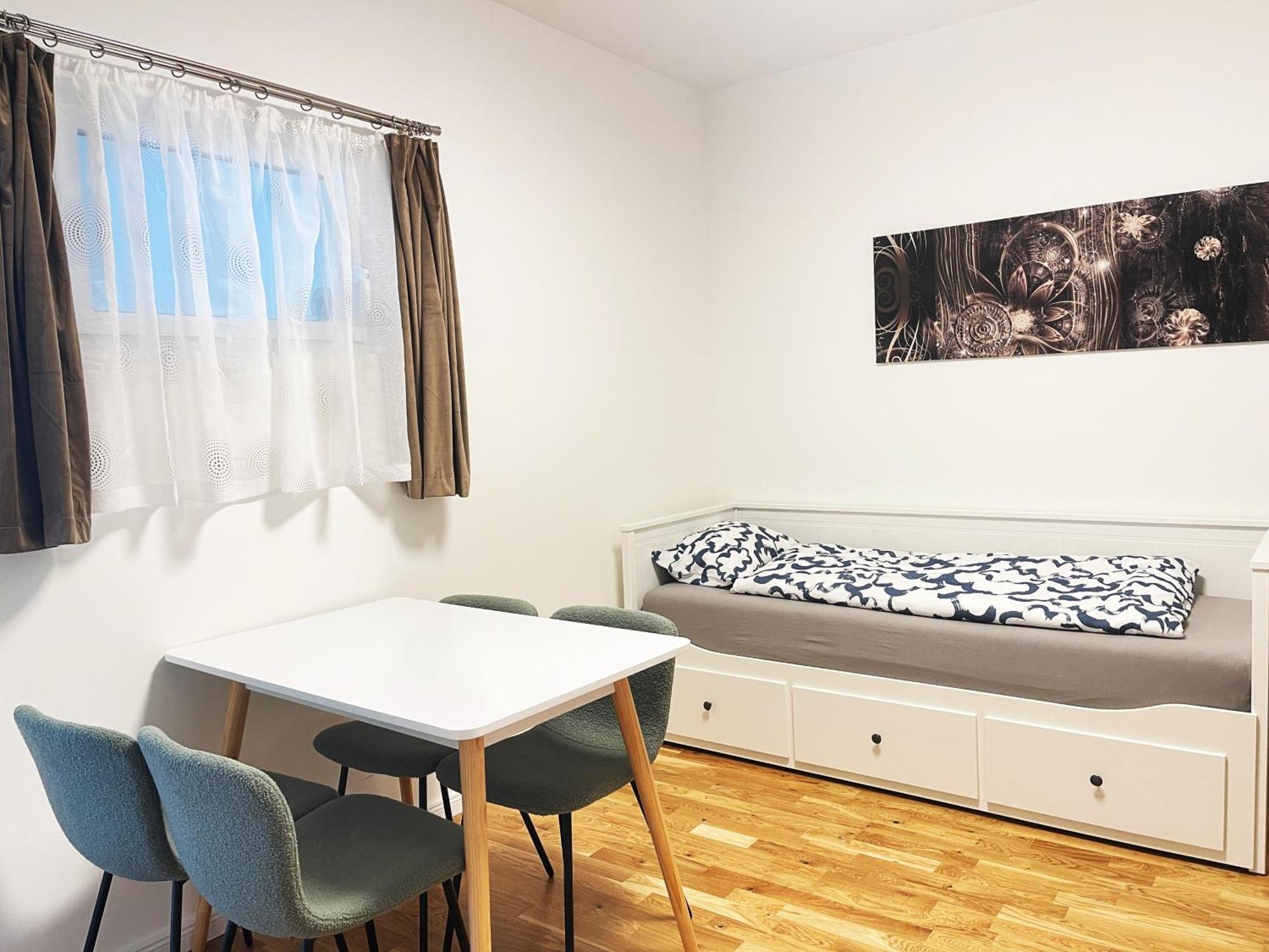 Sievering18 A-b Apartment Vienna